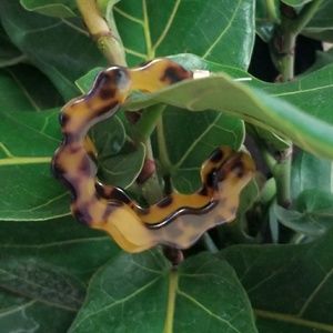 Tortise shell look lucite hoops